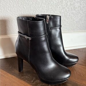 Nine West Gripe Ankle Boot
